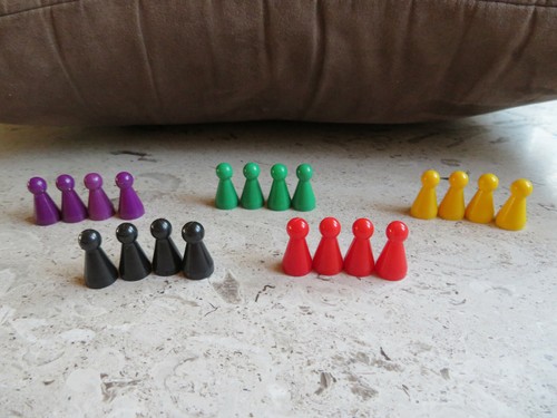 Spielfiguren jeweils 4 - jeweils,