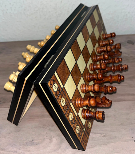 Klappbares holz schachspiel - klappbares, holz-schachspiel
