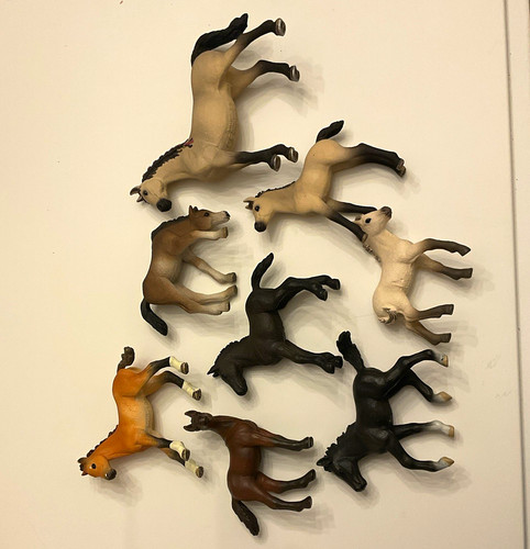 Pferde fohlen figuren set - pferde,