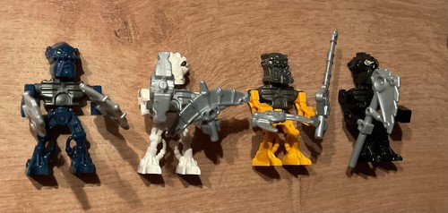 Spielfiguren mit waffen - mit,